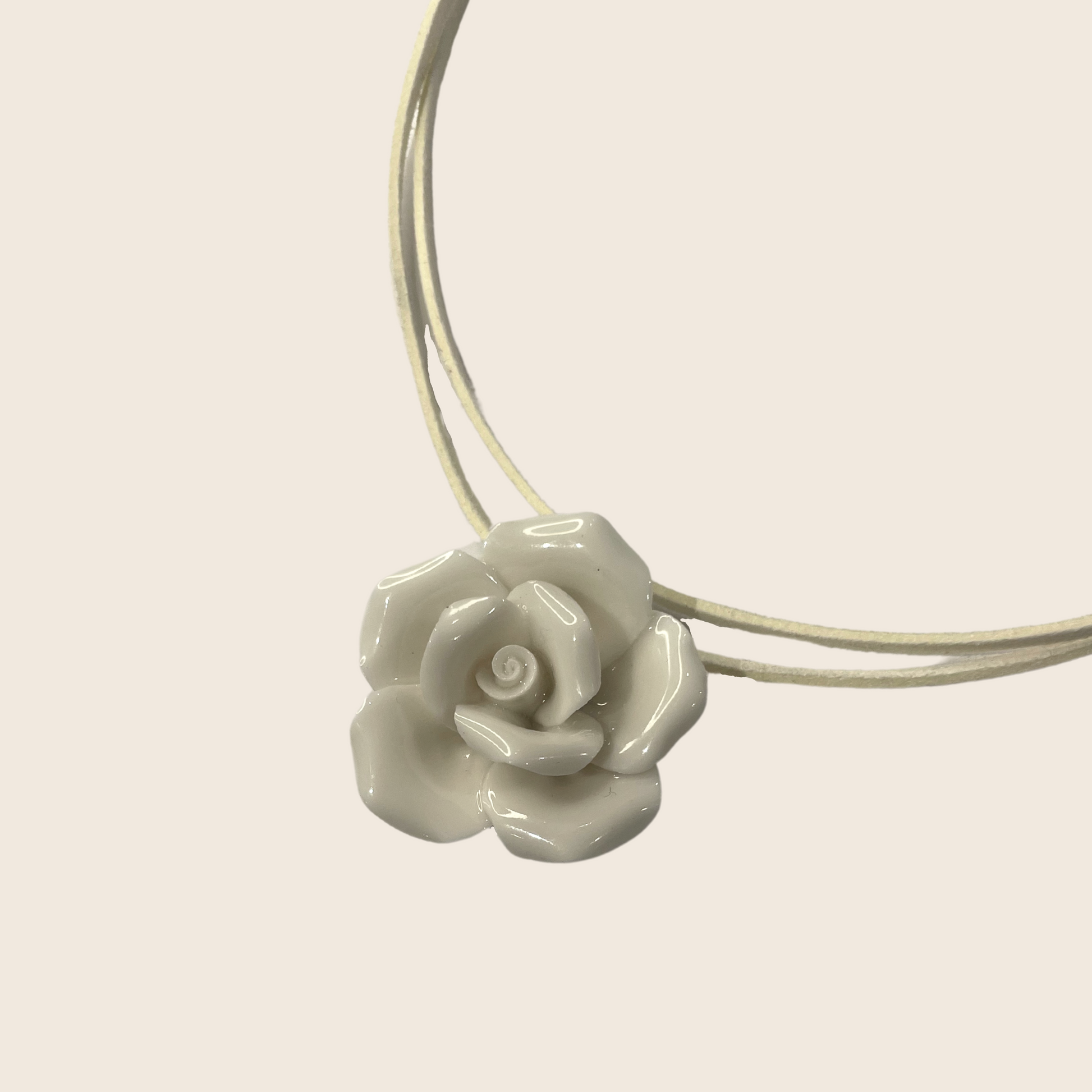 White Rose Necklace - Lemon Lua White Rose Necklace Lemon Lua Lemon Lua White Rose Necklace White Rose Necklace