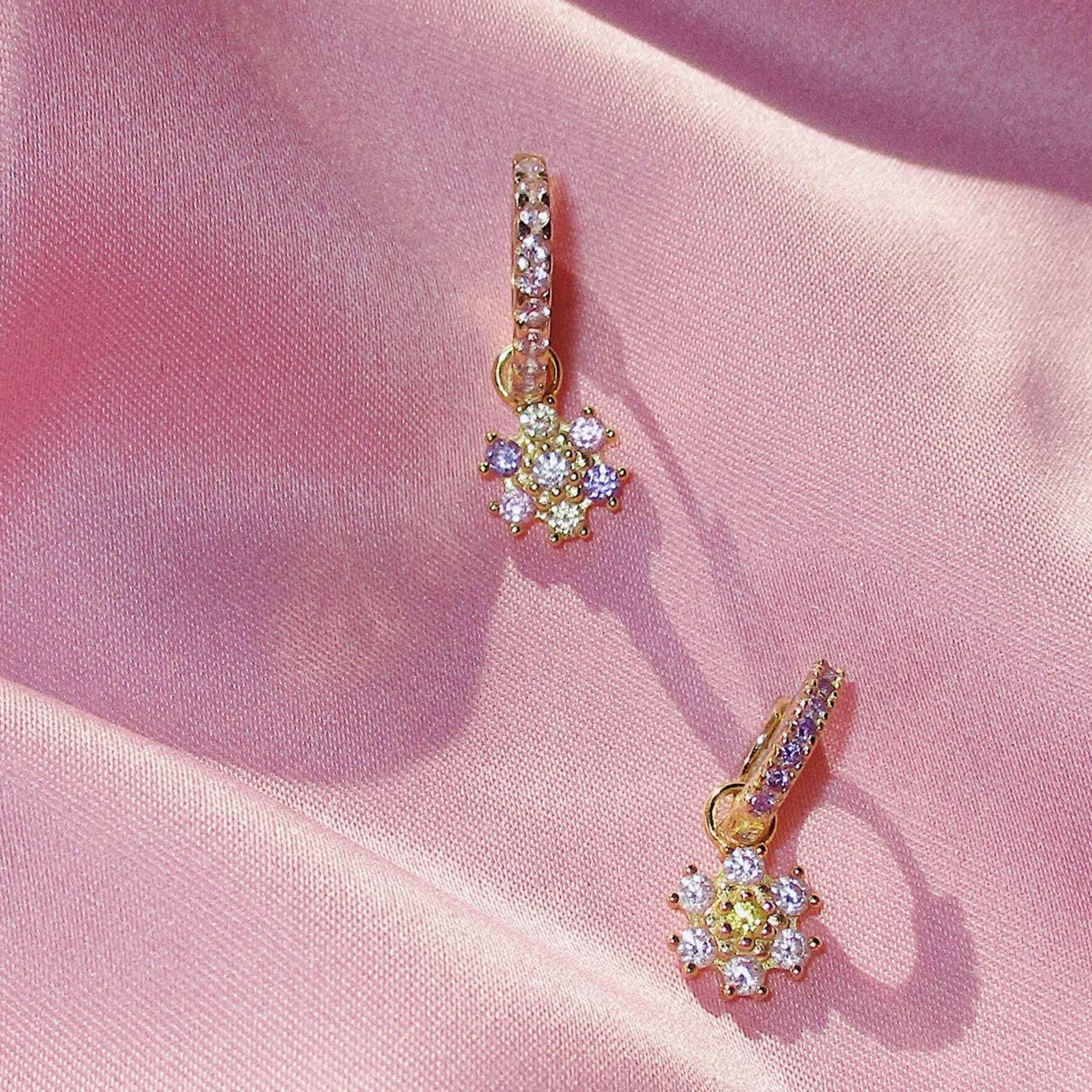 Daisy Charm - Lemon Lua Daisy Charm Lemon Lua Lemon Lua Daisy Charm Daisy Charm